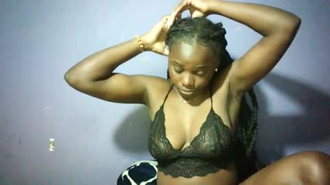 Snapshot of pretty_melinda2 chatting on February 11, 8:31 pm Mary Melinda online show from February 11, 8:31 pm