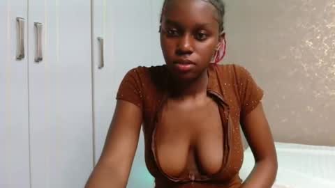 Snapshot of pretty_nyra chatting on May 15, 1:23 am Nyra online show from May 15, 1:23 am