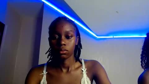 Snapshot of pretty_nyra chatting on May 25, 7:31 pm Nyra online show from May 25, 7:31 pm
