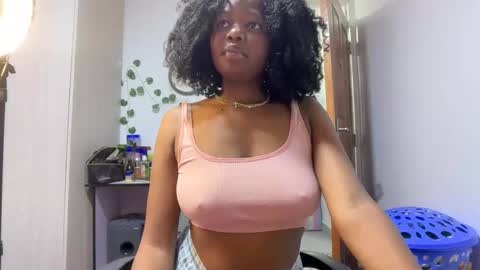 Pretty peaches online show from March 5, 7:21 pm