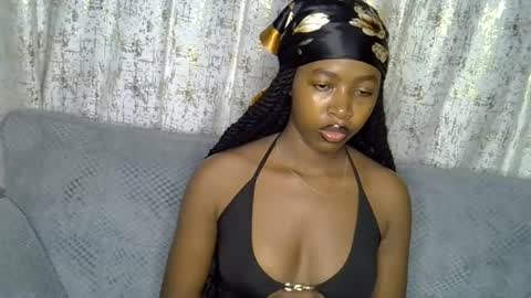 pretty_petite24 online show from June 24, 7:29 am