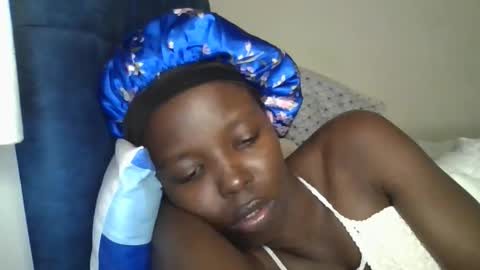 pretty_petite_ebony online show from February 13, 2:29 am