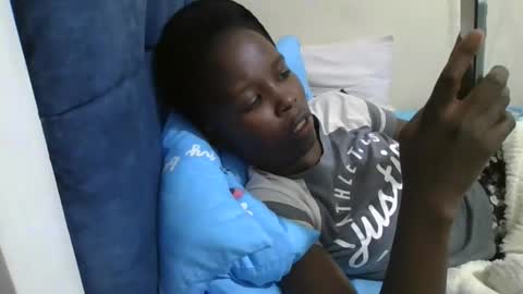 pretty_petite_ebony online show from April 9, 6:13 am