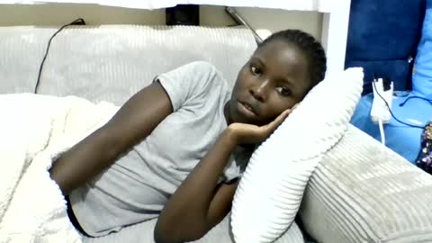 pretty_petite_ebony online show from July 1, 1:18 am