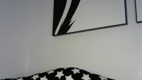Snapshot of pretty_queennie chatting on May 4, 6:48 pm Pretty doll online show from May 4, 6:48 pm