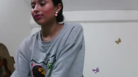 Snapshot of pretty_rose_ chatting on March 11, 6:30 am Rose online show from March 11, 6:30 am