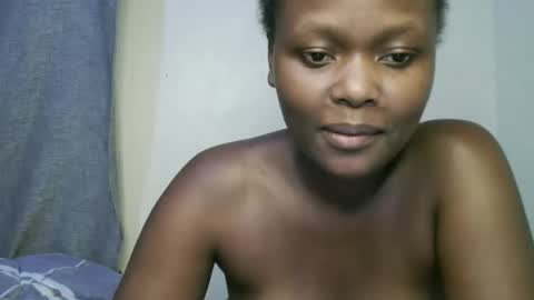 pretty_shanz online show from October 19, 4:18 pm