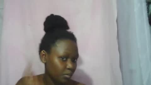 pretty_shanz online show from November 15, 12:23 pm