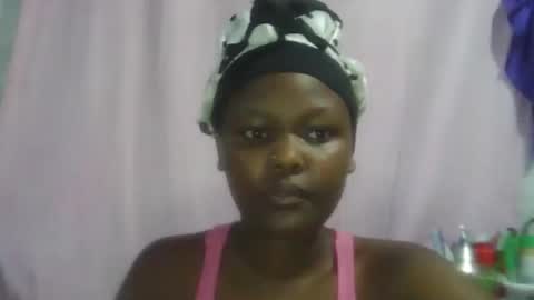 pretty_shanz online show from November 18, 2:39 am