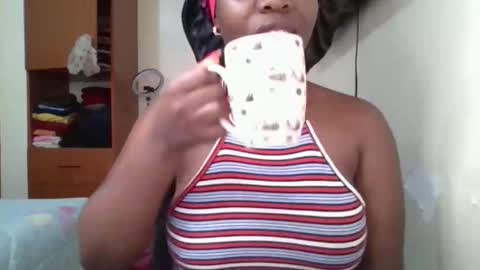 pretty_shila online show from April 5, 11:29 am