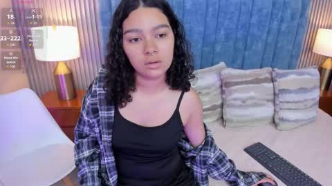 Snapshot of pretty_sunlight_ chatting on January 9, 1:41 am Daisy Flower online show from January 9, 1:41 am