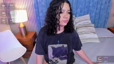 Snapshot of pretty_sunlight_ chatting on January 11, 2:38 am Daisy Flower online show from January 11, 2:38 am