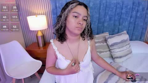 Snapshot of pretty_sunlight_ chatting on March 3, 1:23 am Daisy Flower online show from March 3, 1:23 am