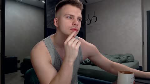 Justin online show from December 4, 3:59 am