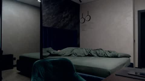 Justin online show from December 9, 9:26 pm