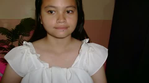 pretty_yanaah16 online show from March 16, 2:50 am