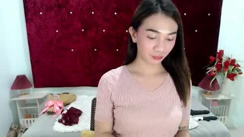 Snapshot of prettyakhira chatting on October 10, 6:56 am prettyakhira online show from October 10, 6:56 am