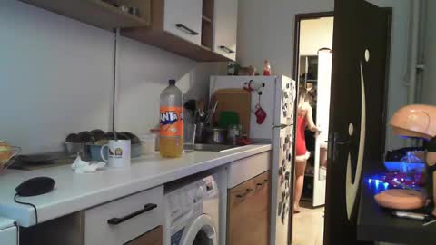 Alma online show from December 25, 12:05 pm