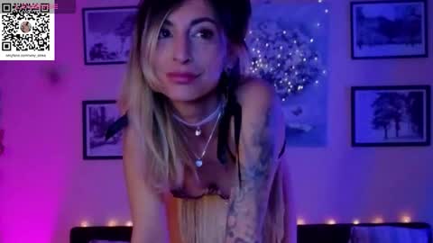 Snapshot of prettyalmaa chatting on February 7, 9:29 pm Alma online show from February 7, 9:29 pm