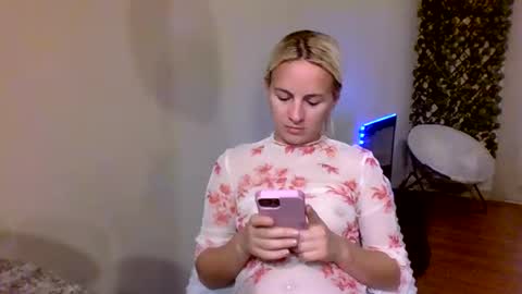 Missy  Jack online show from December 22, 7:00 pm