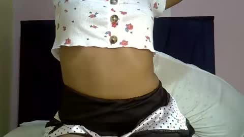 prettybamb online show from March 31, 7:58 pm