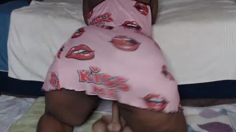 Snapshot of prettyblack25 chatting on July 14, 5:01 am Cindy online show from July 14, 5:01 am