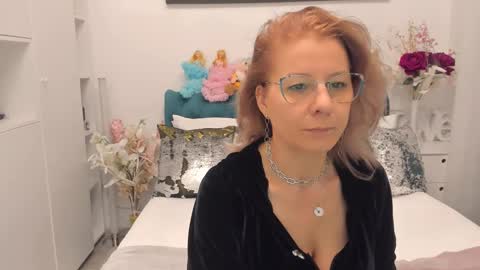 Snapshot of prettyblackeyes chatting on February 28, 6:43 am wilma online show from February 28, 6:43 am