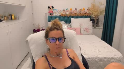 Snapshot of prettyblackeyes chatting on July 18, 6:06 am wilma online show from July 18, 6:06 am