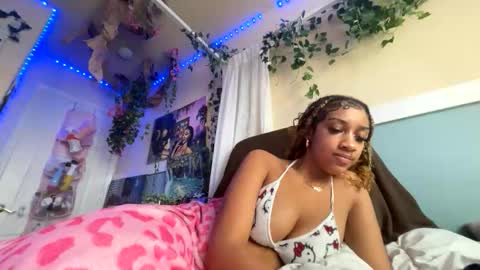 prettyblackgal online show from November 24, 10:53 pm