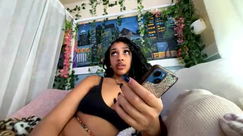 prettyblackgal online show from February 22, 9:13 pm