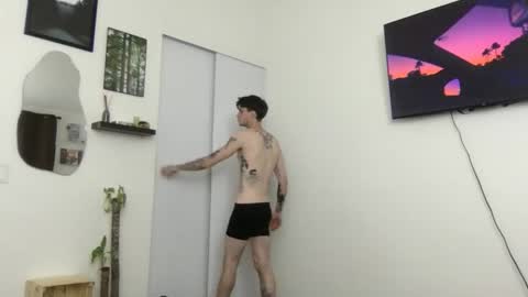 pretty boy online show from February 2, 3:38 am