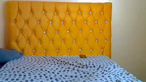 prettycandy0 online show from September 22, 5:53 am