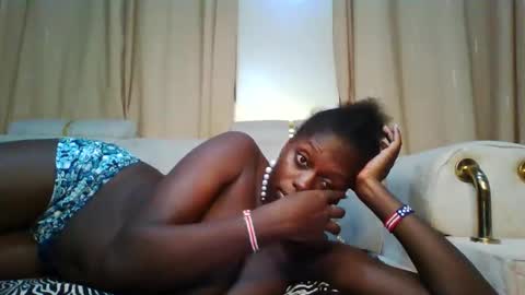 prettydulce online show from October 30, 3:35 pm