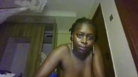 Snapshot of prettydulce chatting on April 21, 3:13 am prettydulce online show from April 21, 3:13 am