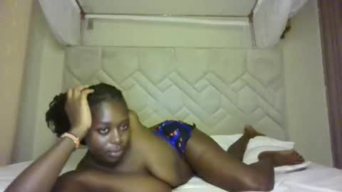 Snapshot of prettydulce chatting on May 1, 3:22 am prettydulce online show from May 1, 3:22 am
