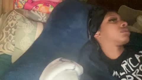 Snapshot of prettyfacefemale chatting on February 25, 8:24 am prettyfacefemale online show from February 25, 8:24 am