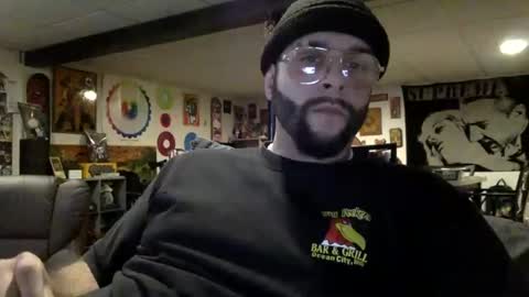 Snapshot of prettyglazed chatting on February 3, 8:24 pm prettyglazed online show from February 3, 8:24 pm