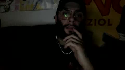 Snapshot of prettyglazed chatting on November 9, 2:54 am prettyglazed online show from November 9, 2:54 am