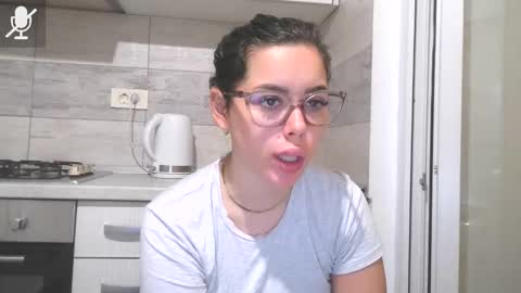 prettyjulliette online show from November 23, 2:28 pm