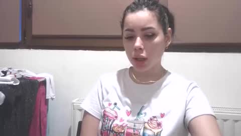 prettyjulliette online show from February 14, 3:42 pm