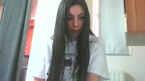 prettyjulliette online show from March 26, 10:43 am