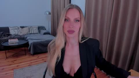 Eva online show from May 15, 11:56 pm