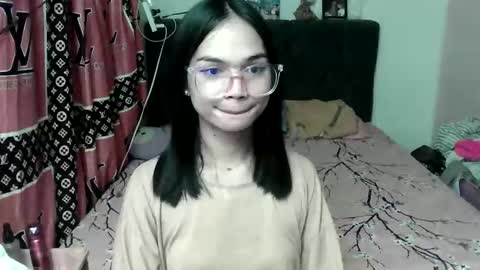 prettykhelcy online show from June 2, 1:13 pm