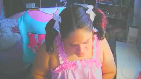 prettykittymami69 online show from December 17, 3:40 pm