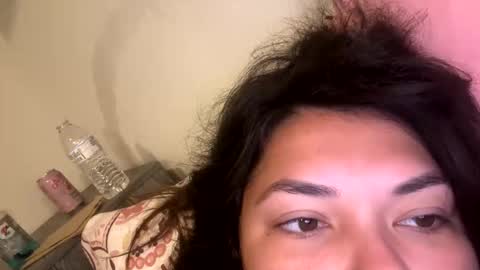 Snapshot of prettylatinamomma01 chatting on April 26, 5:10 pm prettylatinamomma01 online show from April 26, 5:10 pm