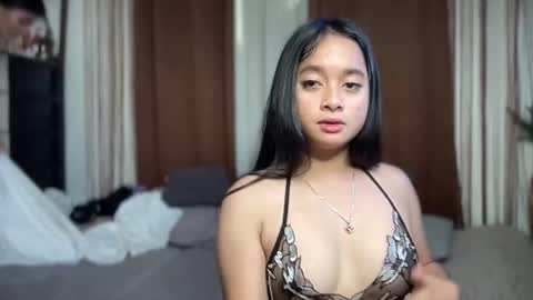 Snapshot of prettylittle_lady chatting on November 11, 11:05 pm prettylittle_lady online show from November 11, 11:05 pm