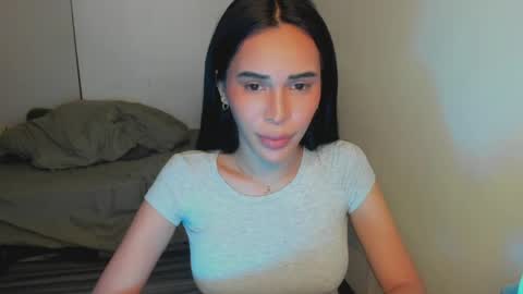Snapshot of prettylittlewifeyy chatting on April 1, 3:20 pm Your wifey online show from April 1, 3:20 pm