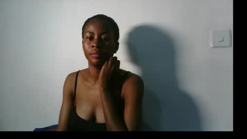 Snapshot of prettylove5 chatting on October 5, 11:24 pm evelyn online show from October 5, 11:24 pm