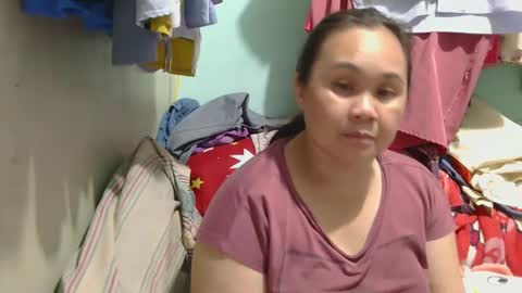 Snapshot of prettynhing chatting on December 21, 4:14 pm Nhing online show from December 21, 4:14 pm