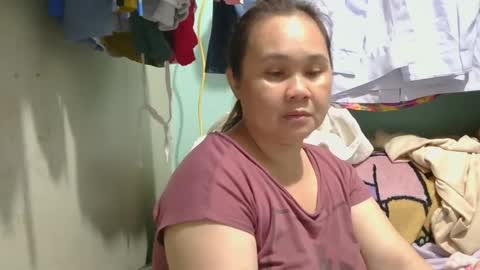 Snapshot of prettynhing chatting on January 1, 6:47 am Nhing online show from January 1, 6:47 am